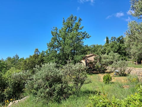 Chambre dans un bastidon provençal Location de vacances in Salernes