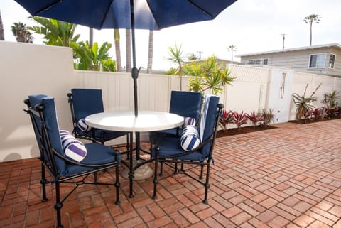 Patio, Dining area