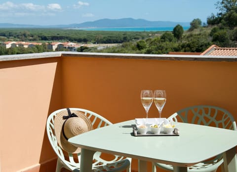 Natural landscape, View (from property/room), Balcony/Terrace