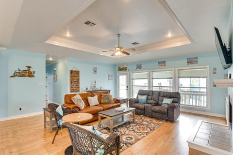 Crystal Beach Home with Deck and Ocean Views! House in Bolivar Peninsula