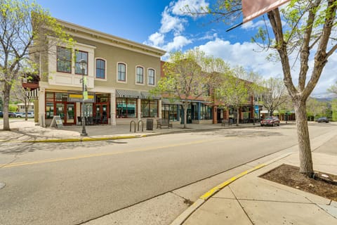 Downtown Eagle Ranch Condo with Balcony and Grill House in Eagle