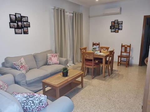 Estupendo Apartamento Aeropuerto y Fibes Apartment in Seville