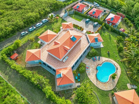 Property building, Day, Bird's eye view, Garden view, Pool view, Swimming pool