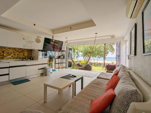 View (from property/room), Living room, Sea view, kitchen