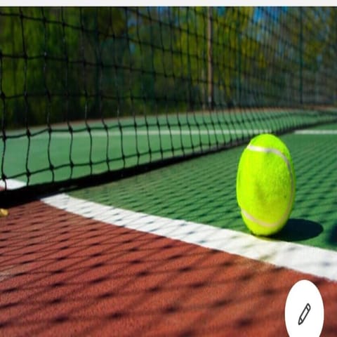 Squash, Tennis court