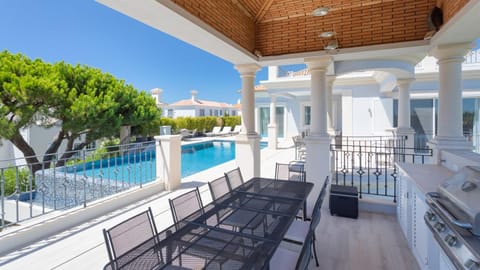 Holiday villa with private pool Bed and Breakfast in Faro District