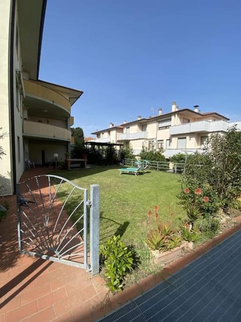 Garden, Balcony/Terrace