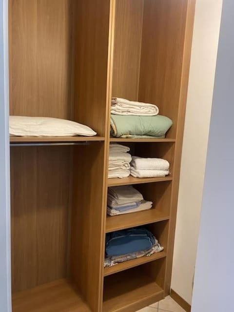 towels, wardrobe