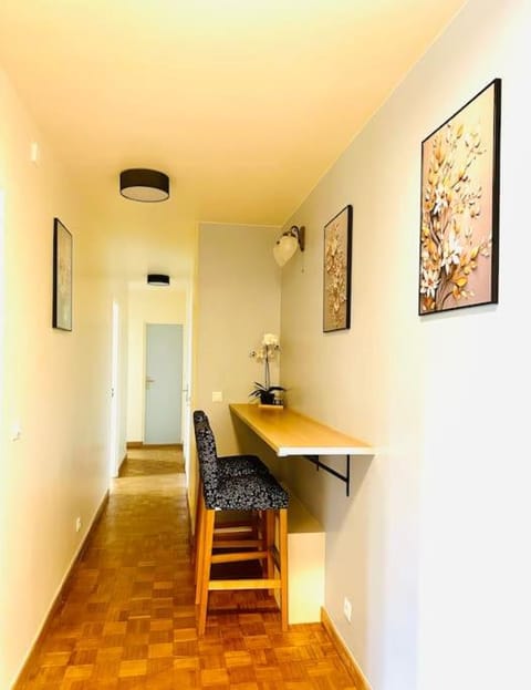 Business facilities, Seating area