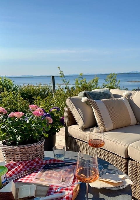 Patio, Balcony/Terrace, Seating area, Sea view