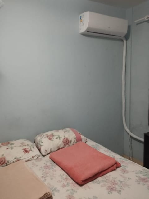 Bed, Bedroom, air conditioner