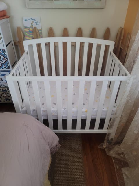 Bed, babysiter