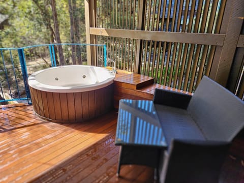 Patio, Day, Natural landscape, Hot Tub, View (from property/room), Balcony/Terrace, Spa and wellness centre/facilities