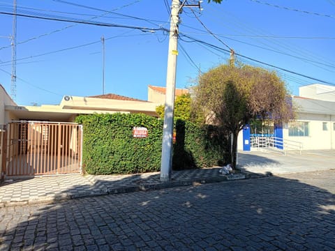 Hospedaria Mota - Casa inteira no Centro próx a São José dos Campos House in Sao Jose dos Campos