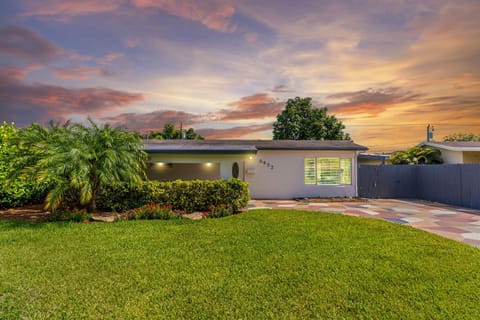 Ventur Oasis Lux Hollywood Private Pool Retreat Casa in Hollywood