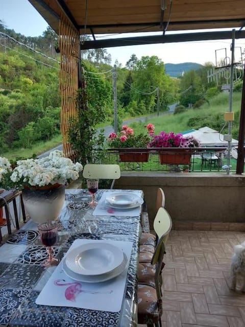 Natural landscape, Garden, View (from property/room), Balcony/Terrace, Dining area, Mountain view