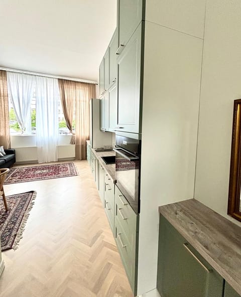 Kitchen or kitchenette, Living room, Seating area