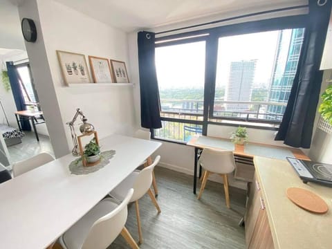 180 degree view in Ortigas Apartment in Mandaluyong