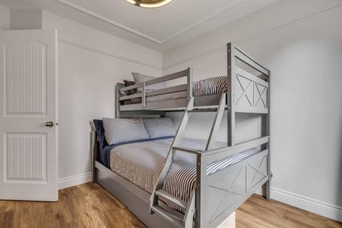 Bed, Bedroom, bunk bed