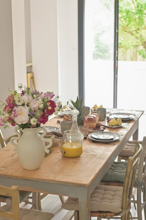 Dining area, Breakfast