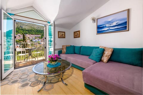 Balcony/Terrace, Living room