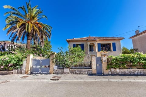 Villa climatisée, Piscine, Plages 8mn à pied Villa in Toulon