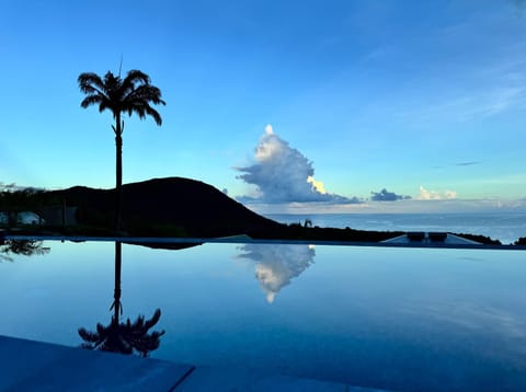 Pool view, Sea view