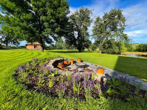 Garden, Garden, Seating area