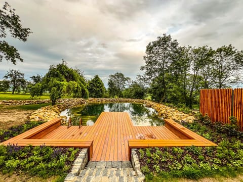 Garden, Garden, Balcony/Terrace, Lake view