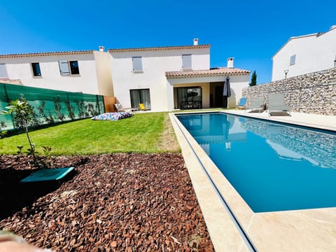 Patio, Garden, Swimming pool