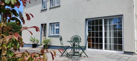 Quayside Lodge Apartment in Longford