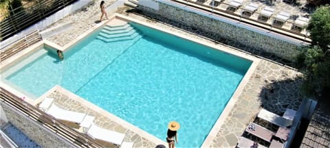 Swimming pool, Swimming pool