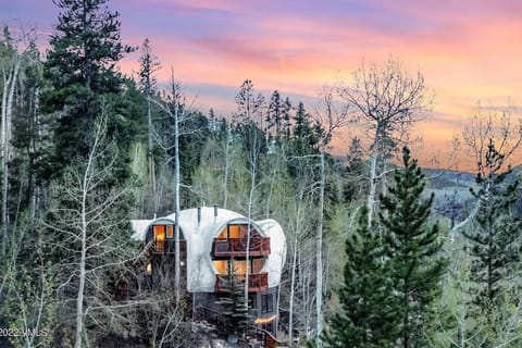 Property building, Natural landscape, Mountain view