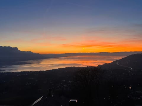 Natural landscape, Lake view, Mountain view, Sunrise, Sunset