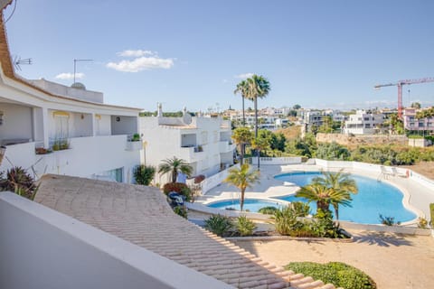 Property building, Day, City view, Pool view, Swimming pool