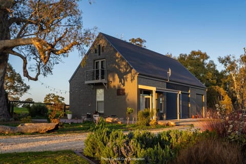 Property building, Spring, Day, Garden view