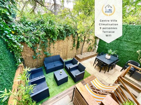 Patio, Spring, Day, Natural landscape, Garden, Seating area, Garden view, sunbed