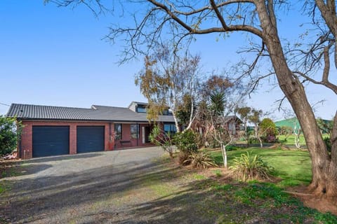 Werribee Spacious Retreat Casa in Werribee South