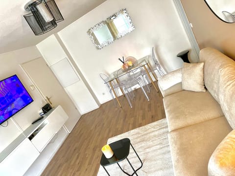 Le Bourget home Apartment in Drancy