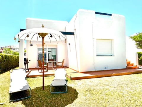 Property building, Garden, Solarium, Balcony/Terrace