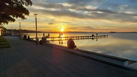 Area and facilities, Sunset