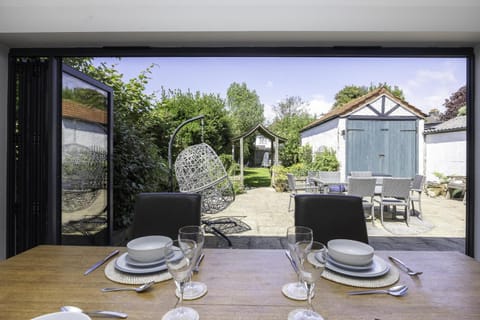 Dining area, Garden view