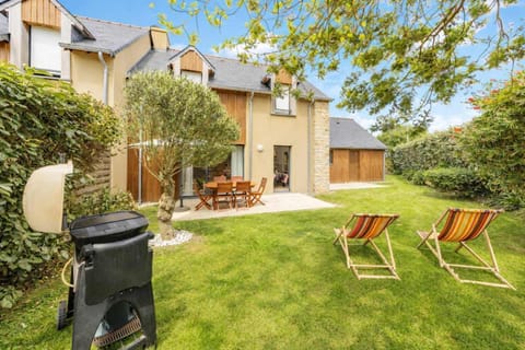 Patio, BBQ facilities, Garden, Garden view, sunbed