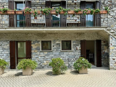 Ibiscus lago di Como Apartment in Dongo