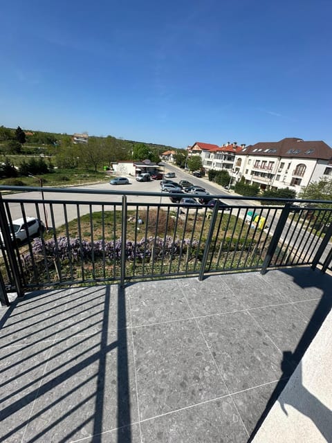 Day, Natural landscape, View (from property/room), Balcony/Terrace, Parking