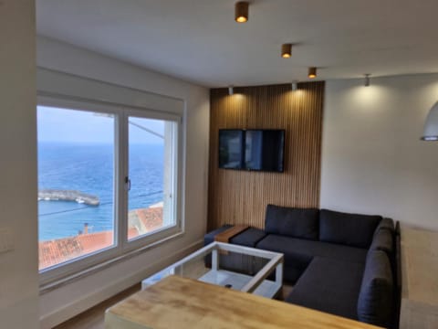 TV and multimedia, Living room, Sea view