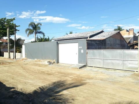 Casa Confortável Para Famílias e Amigos House in São Francisco do Sul