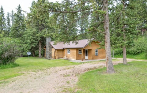 Rustic Roost Log Cabin House in West Pennington