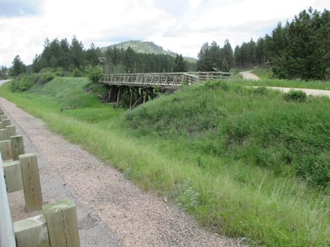 Newton Creek Cabin House in West Pennington