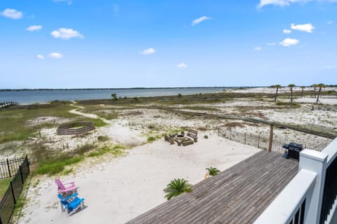 "The White Sands Beach Retreat" at Navarre Beach House in Pensacola Beach